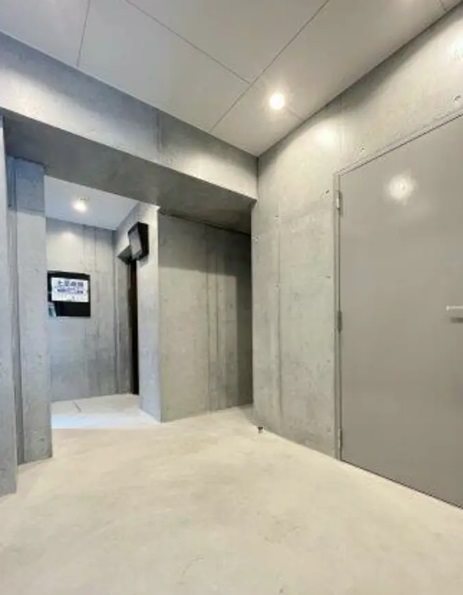 千代田区平河町1丁目楽器可（防音・24時間演奏可・グランドピアノ・弦管楽器・声楽・DTM）マンション エントランス