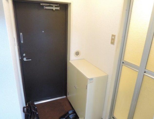 国立市中1丁目楽器可(防音・ピアノ・弦・木管楽器)マンション 玄関
