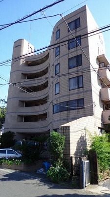 川崎市多摩区栗谷1丁目楽器可(防音・グランドピアノ・弦・木管楽器・声楽・DTM)マンション エントランス