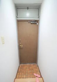 川崎市多摩区栗谷1丁目楽器可(防音・グランドピアノ・弦・木管楽器・声楽・DTM)マンション 玄関