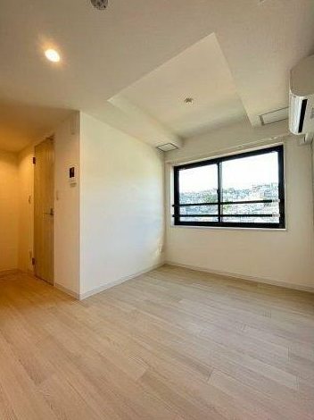 横浜市保土ヶ谷区宮田町2丁目楽器可（グランドピアノ・弦管楽器・木管楽器・金管楽器・声楽・DTM）マンション リビング