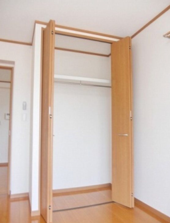川崎市多摩区生田6丁目楽器可(防音・グランドピアノ・弦・管楽器・声楽)マンション 収納