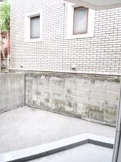 新宿区西早稲田2丁目楽器可(防音・アップライトピアノ・弦・木管楽器・声楽)マンション ベランダ