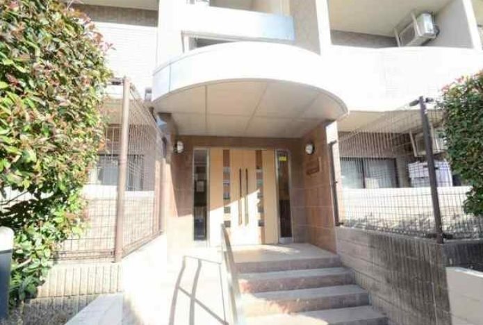 川崎市中原区下小田中3丁目楽器可(電子ピアノ・弦管楽器・声楽)マンション エントランス