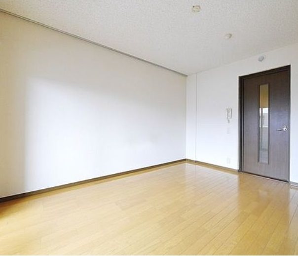 川崎市中原区下小田中3丁目楽器可(電子ピアノ・弦管楽器・声楽)マンション リビング