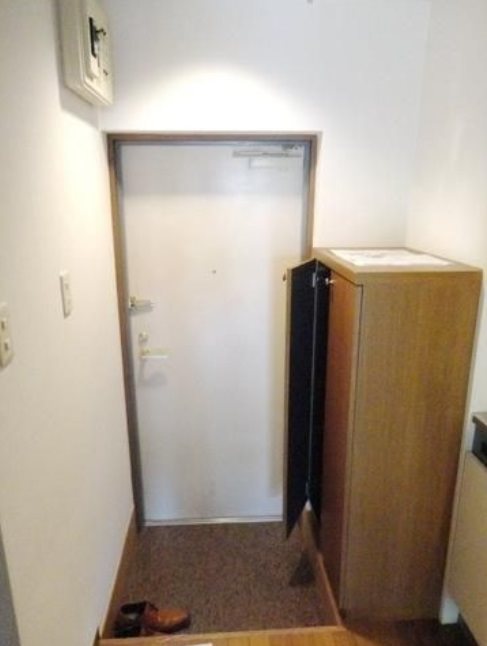 世田谷区南烏山１丁目楽器可（防音・グランドピアノ・弦管楽器・声楽）女性限定マンション 玄関