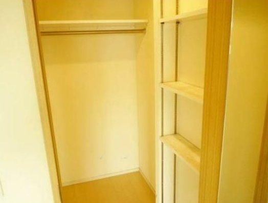 世田谷区松原3丁目楽器可（グランドピアノ・弦管楽器・声楽）マンション 収納