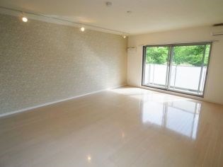立川市砂川7丁目楽器可（ピアノ・弦管楽器）マンション リビング