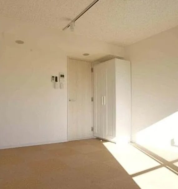 台東区下谷3丁目楽器可(防音・24時間演奏・グランドピアノ・弦管楽器・声楽・DTM)マンション リビング