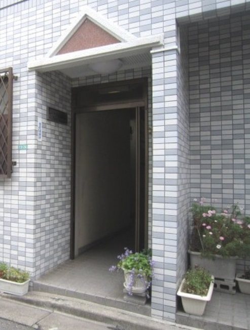中野区江原町1丁目楽器可（グランドピアノ・声楽）女性限定マンション エントランス
