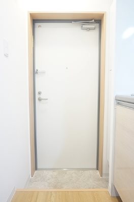 横浜市南区永楽町1丁目楽器可(防音・24時間演奏・弦管楽器・声楽・DTM)マンション 玄関