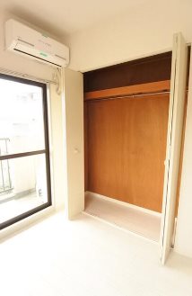 横浜市青葉区千草台楽器可（防音・24時間演奏・グランドピアノ・弦管楽器・声楽・DTM）マンション 収納
