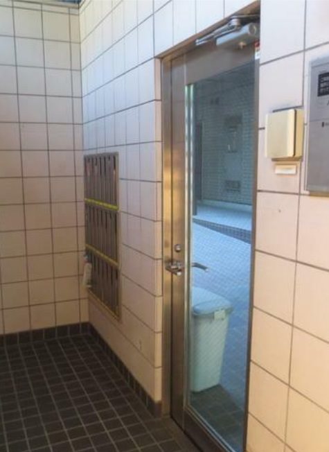 新宿区西落合3丁目楽器可(防音・グランドピアノ・弦管打楽器・声楽)マンション エントランス