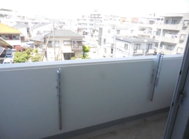 川崎市多摩区宿河原4丁目楽器可（グランドピアノ・弦・木管楽器）女性専用マンション ベランダ