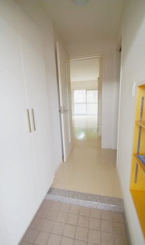 川崎市多摩区西生田3丁目楽器可(防音・ピアノ・弦・管楽器・声楽)マンション 玄関