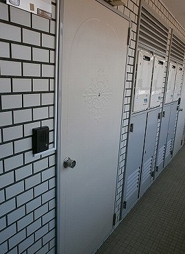 練馬区桜台1丁目楽器可(防音・グランドピアノ・弦・管楽器・声楽)女性限定マンション 玄関