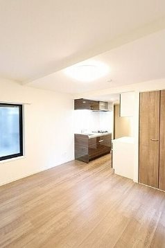 中野区弥生町２丁目楽器可（防音・グランドピアノ・木管・弦楽器・声楽）マンション リビング
