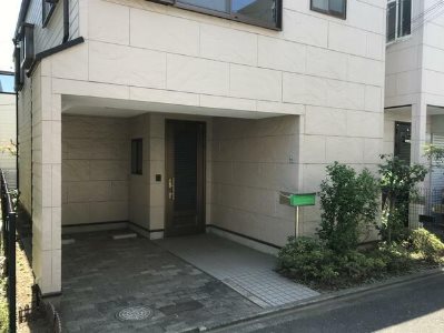 世田谷区祖師谷3丁目楽器可(防音・ピアノ・管・弦楽器・声楽・DTM)戸建 玄関