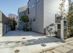 世田谷区等々力1丁目楽器可（楽器その都度相談）タウンハウス 駐車場