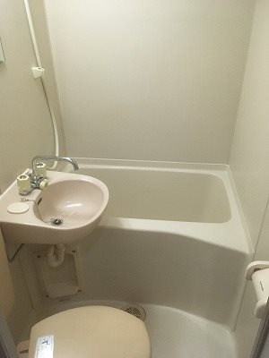 川崎市麻生区高石６丁目楽器可（防音・ピアノ・弦・管楽器・声楽）マンション 風呂画像