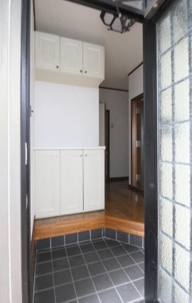 中野区上高田3丁目楽器可(防音・グランドピアノ・その他楽器相談)テラスハウス 玄関