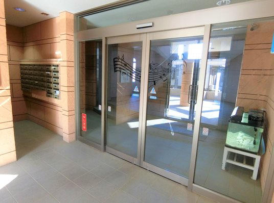 ふじみ野市丸山6丁目楽器可(防音・グランドピアノ・弦・木管楽器)音楽マンション エントランス
