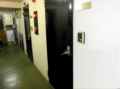世田谷区下馬3丁目楽器可(防音・ピアノ・弦・管楽器・声楽)マンション 玄関