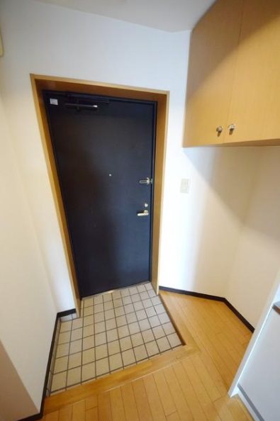 狛江市西野川1丁目楽器可(防音・グランドピアノ・弦・管楽器・声楽)マンション 玄関