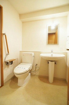 新宿区住吉町楽器可(防音・ピアノ・弦・管楽器・声楽)マンション 洗面所