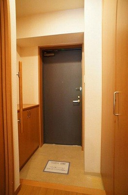 新宿区住吉町楽器可(防音・ピアノ・弦・管楽器・声楽)マンション 玄関
