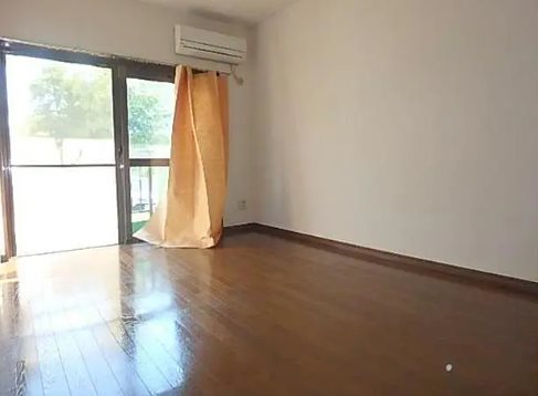 ラ・ソワレ リビング