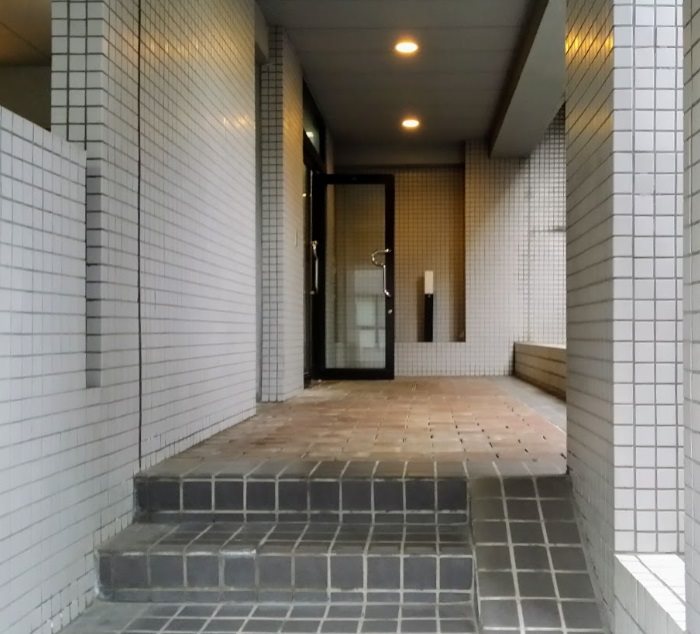目黒区目黒3丁目楽器可(防音・グランドピアノ・弦・管楽器・声楽)マンション♪ エントランス