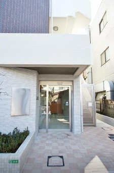 練馬区桜台1丁目楽器可（ピアノ・弦楽器・声楽）マンション 玄関