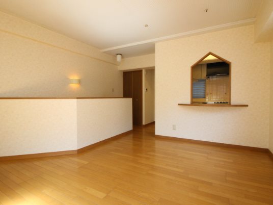 新宿区西落合4丁目楽器可(ピアノ・その他楽器相談)マンション リビング
