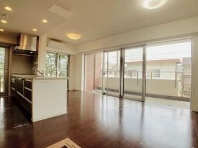 相模原市南区上鶴間5丁目楽器可(防音・グランドピアノ・弦・管楽器・声楽)マンション リビング
