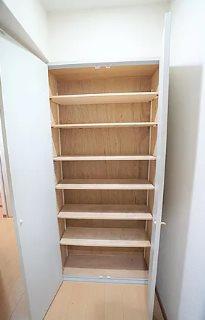 川崎市多摩区栗谷1丁目楽器可(防音・グランドピアノ・弦・木管楽器・声楽・DTM)マンション 収納