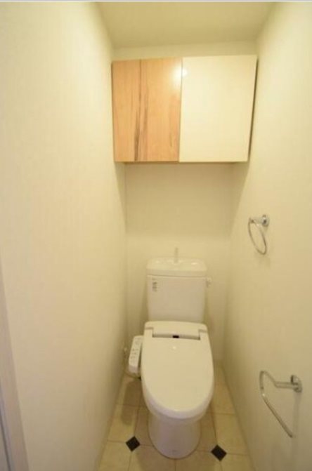 豊島区巣鴨１丁目楽器可（地下共用防音室・ピアノ・弦管楽器・声楽）マンション トイレ