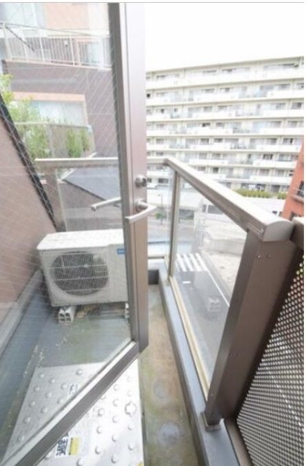 豊島区巣鴨１丁目楽器可（地下共用防音室・ピアノ・弦管楽器・声楽）マンション ベランダ