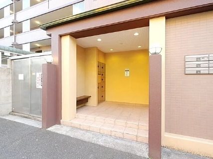 川崎市麻生区王禅寺西1丁目楽器可(防音・グランドピアノ・弦楽器・声楽)マンション エントランス