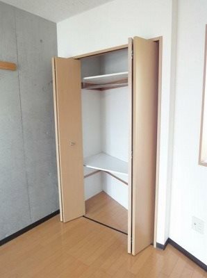 狛江市西野川1丁目楽器可(防音・グランドピアノ・弦・管楽器・声楽)マンション 収納