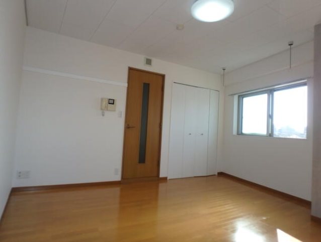 八王子市明神町3丁目楽器可（防音・グランドピアノ・弦管楽器・声楽）マンション リビング