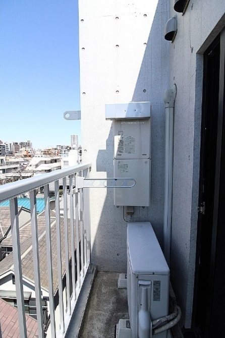 台東区根岸3丁目楽器可(防音・24時間365日演奏・電子ピアノ・弦・木・金管楽器・声楽・DTM)マンション ベランダ