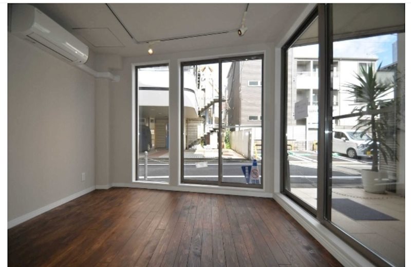 世田谷区三軒茶屋1丁目楽器可(防音・ピアノ・弦楽器・声楽)マンション リビング