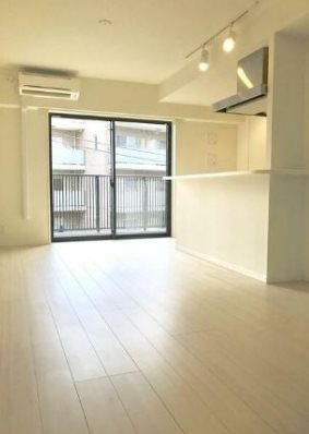 世田谷区経堂3丁目楽器可（ピアノ）マンション リビング