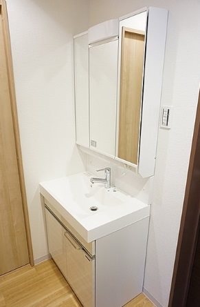 新宿区新宿5丁目楽器可(防音・グランドピアノ・弦・管楽器・声楽)マンション 洗面所