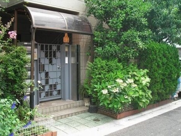 世田谷区粕谷４丁目楽器可（ピアノ・弦楽器）マンション エントランス