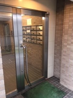 世田谷区給田3丁目楽器可(防音・グランドピアノ・弦・管楽器・声楽)マンション エントランス