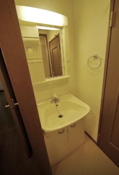 小平市中島町楽器可（ピアノ・弦/管楽器・声楽）マンション 洗面所