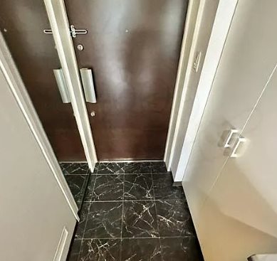 調布市若葉町2丁目楽器可（ピアノ・弦/管楽器・声楽）女性限定マンション 玄関