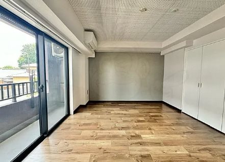 調布市若葉町2丁目楽器可（ピアノ・弦/管楽器・声楽）女性限定マンション リビング